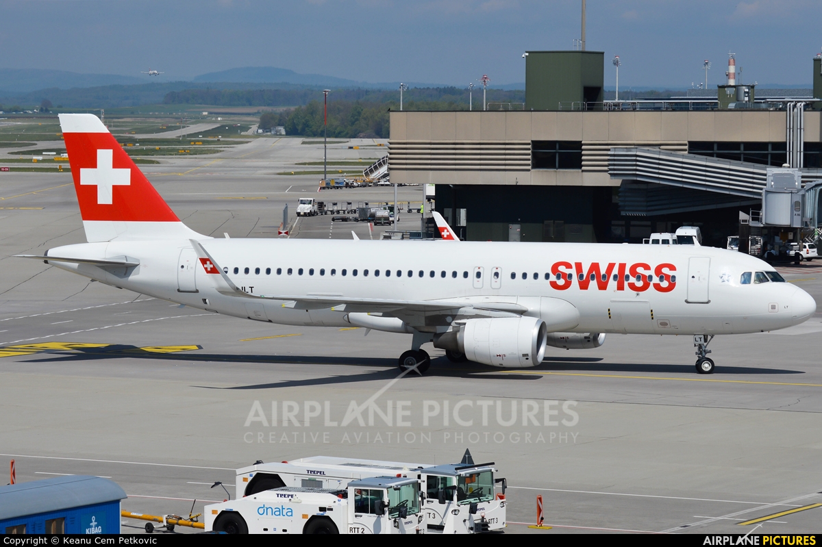 Swiss HB-JLT aircraft at Zurich