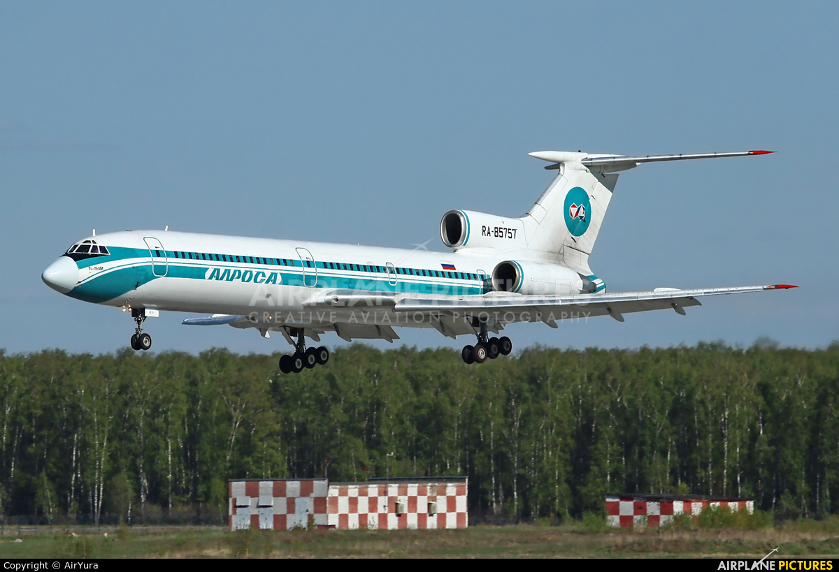 Alrosa RA-85757 aircraft at Moscow - Domodedovo