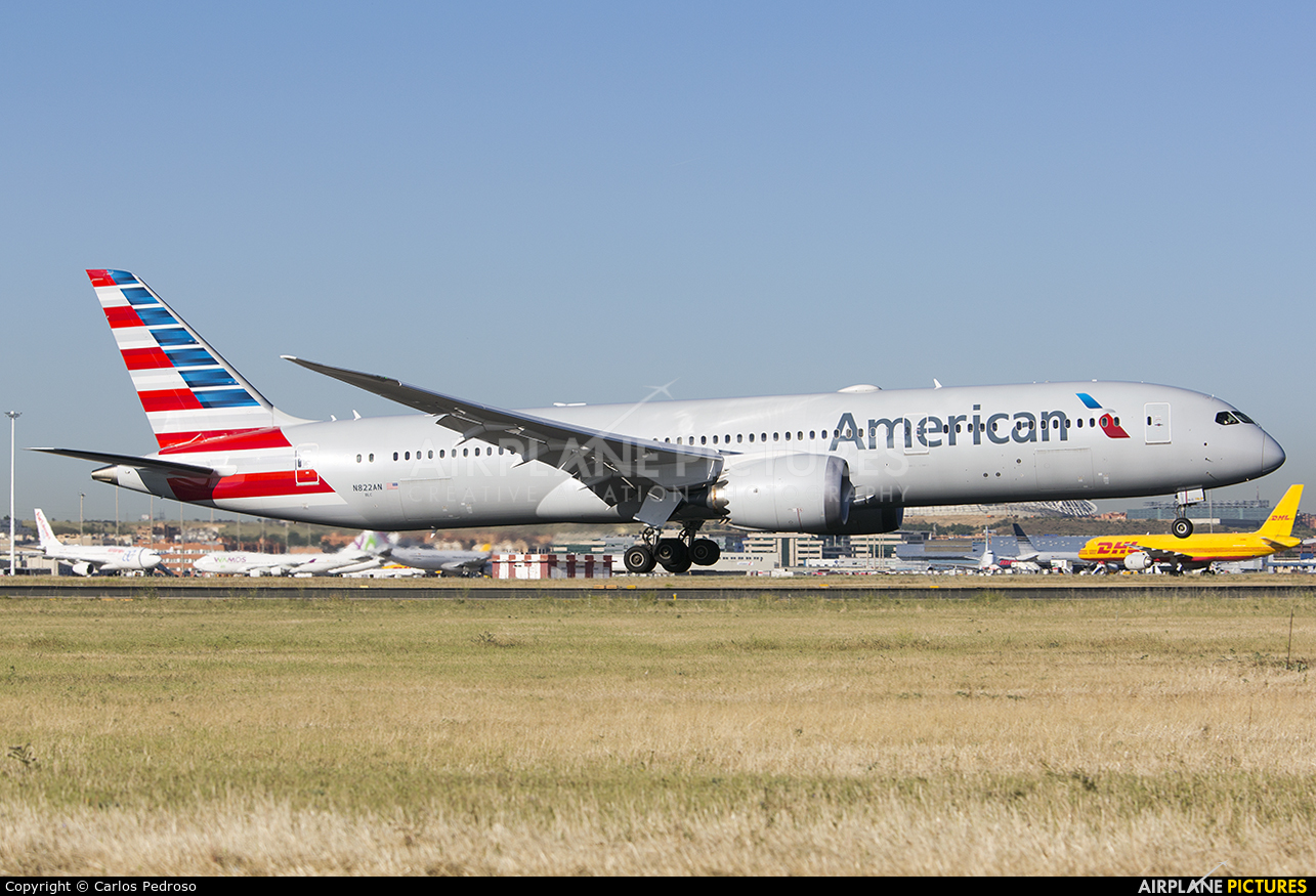 American Airlines N822AN aircraft at Madrid - Barajas