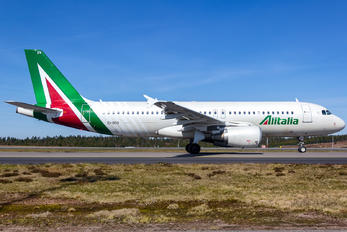 EI-DSV - Alitalia Airbus A320