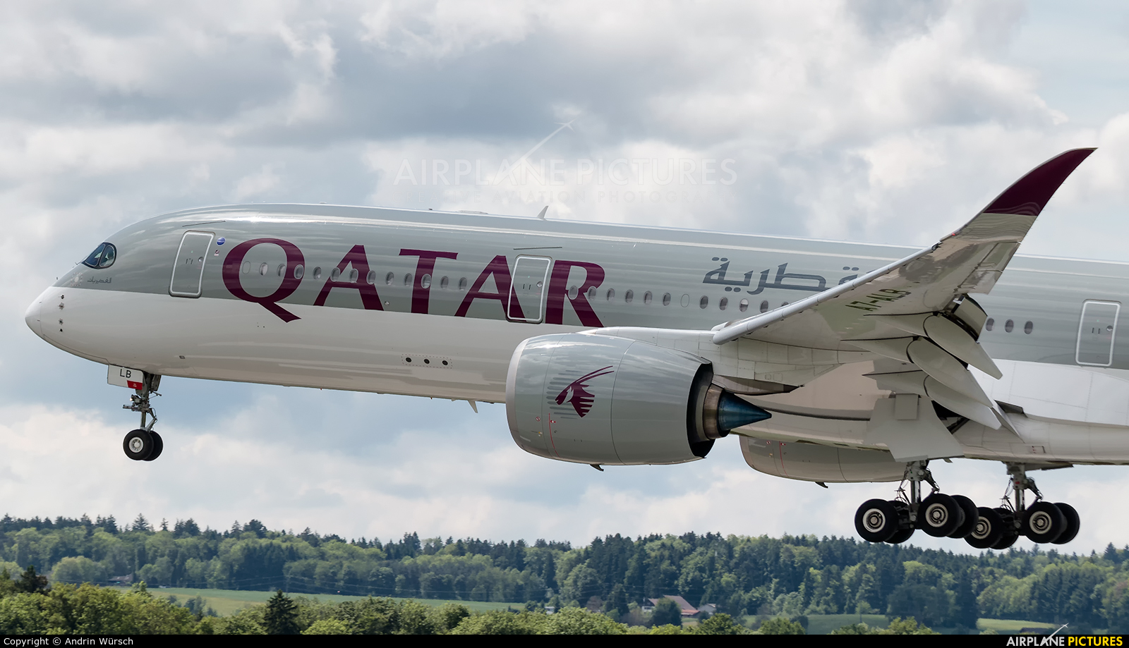 Qatar Airways A7-ALB aircraft at Zurich