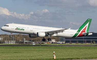 I-BIXP - Alitalia Airbus A321
