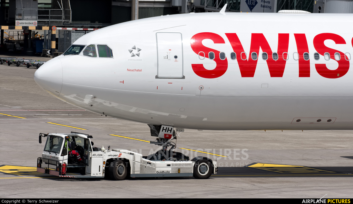 Swiss HB-JHH aircraft at Zurich