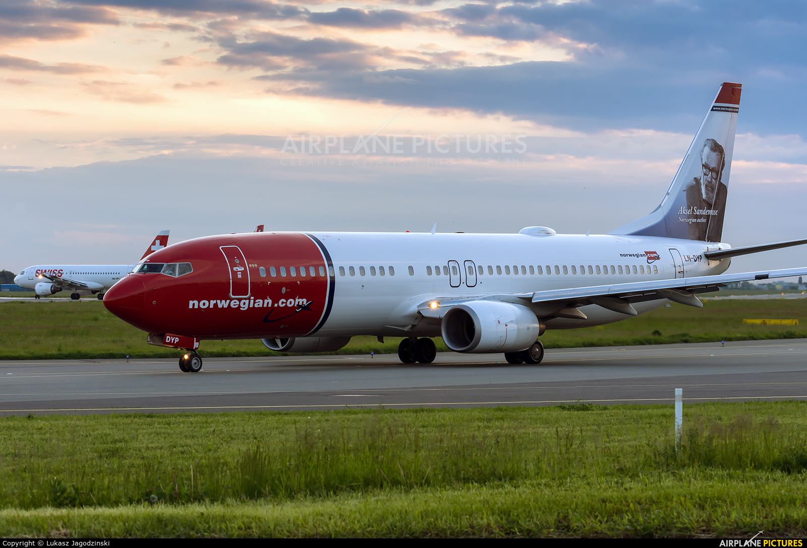 Norwegian Air Shuttle LN-DYP aircraft at Warsaw - Frederic Chopin