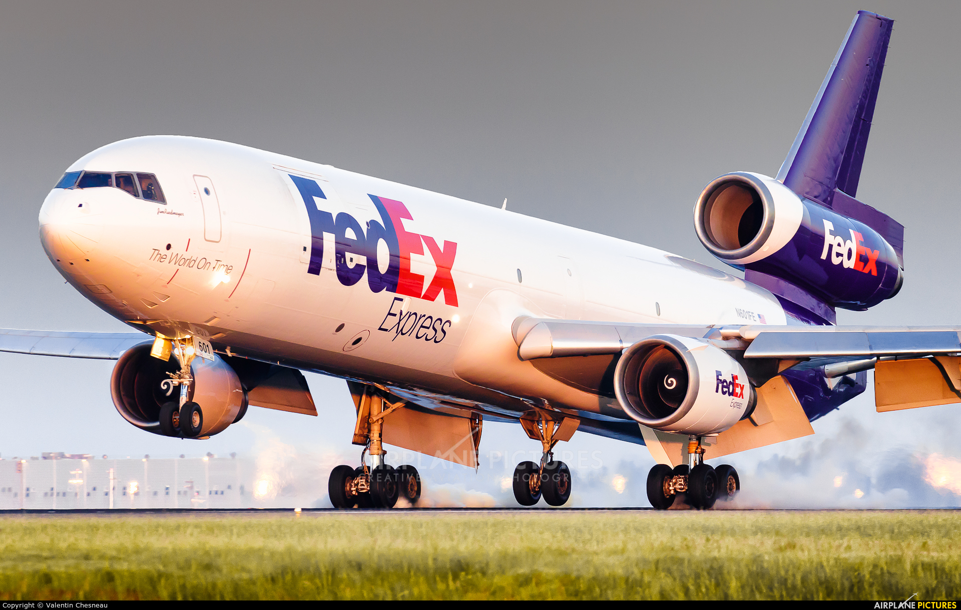 N601FE  FedEx Federal Express McDonnell Douglas MD11F at Paris