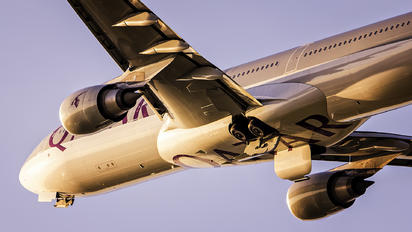 A7-AEO - Qatar Airways Airbus A330-300