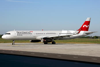 VQ-BRS - Nordwind Airlines Airbus A321