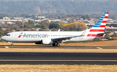 N927AN - American Airlines Boeing 737-800