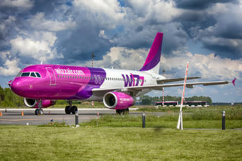 HA-LPY - Wizz Air Airbus A320