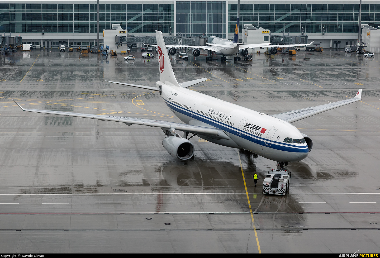 Air China B-6090 aircraft at Munich