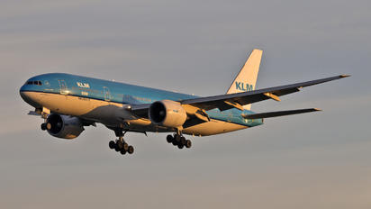PH-BQI - KLM Asia Boeing 777-200ER