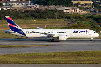 CC-BGE - LATAM Chile Boeing 787-9 Dreamliner
