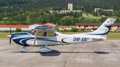 OM-SBI - Private Cessna 182T Skylane
