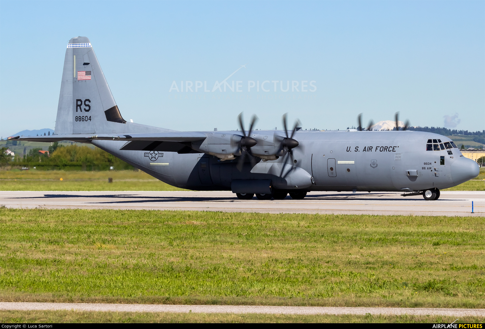 USA - Air Force 08-8604 aircraft at Verona - Villafranca