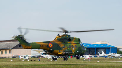 64 - Romania - Air Force IAR Industria Aeronautică Română IAR 330 Puma