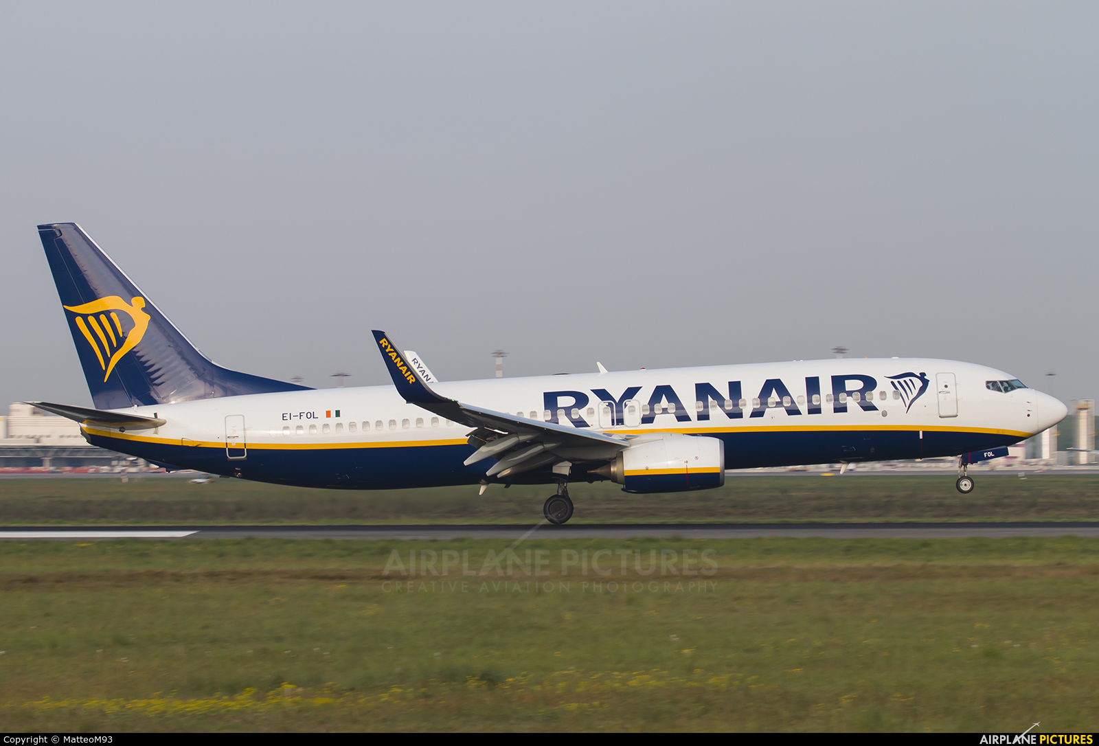 Ryanair EI-FOL aircraft at Milan - Malpensa