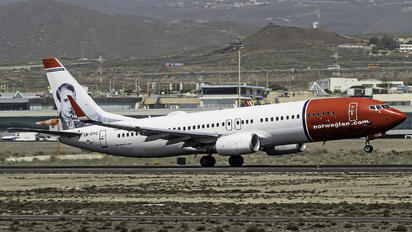 LN-DYC - Norwegian Air Shuttle Boeing 737-800