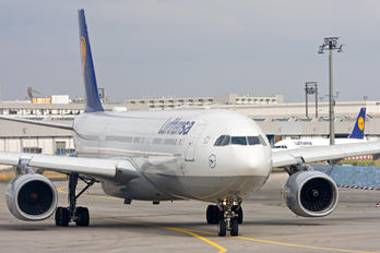D-AIKM - Lufthansa Airbus A330-300
