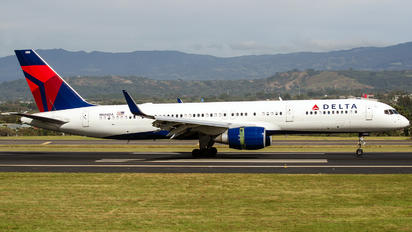 N686DA - Delta Air Lines Boeing 757-200