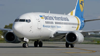 UR-GAT - Ukraine International Airlines Boeing 737-500