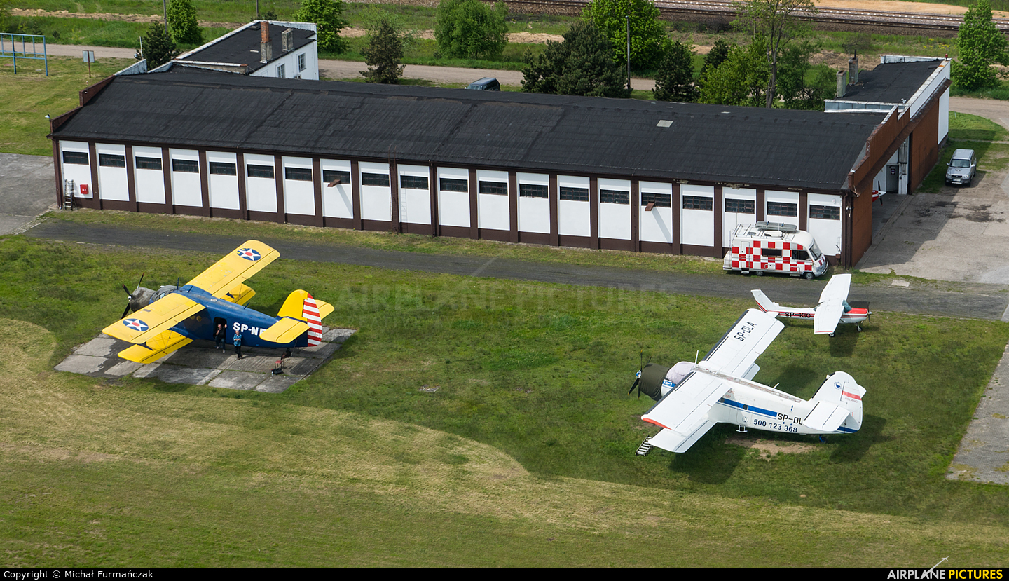 - Airport Overview - aircraft at Poznań - Kobylnica
