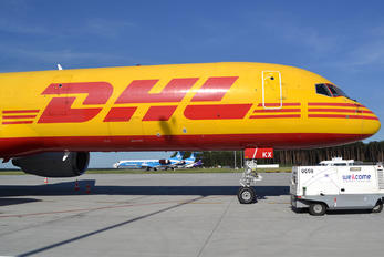 G-DHKX - DHL Cargo Boeing 757-200F