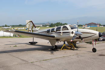 9H-MAW - Private Beechcraft 58 Baron