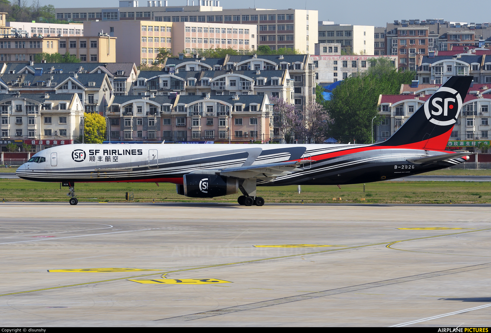 SF Airlines B-2826 aircraft at Dalian Zhoushuizi Int'l