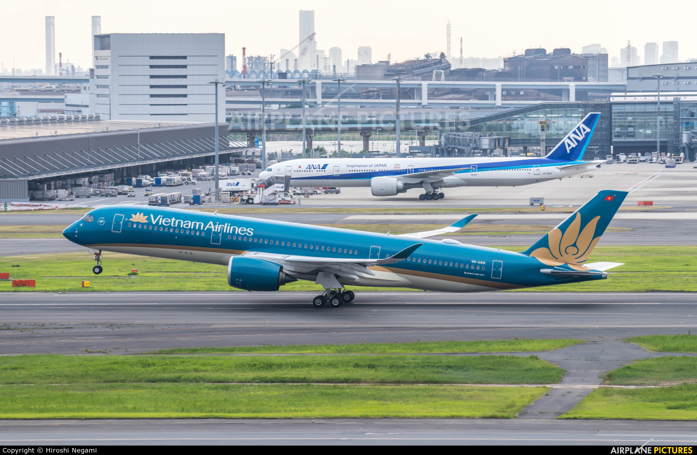 Vietnam Airlines VN-A891 aircraft at Tokyo - Haneda Intl