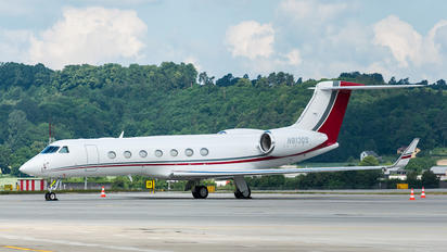 N813QS - Private Gulfstream Aerospace G-V, G-V-SP, G500, G550