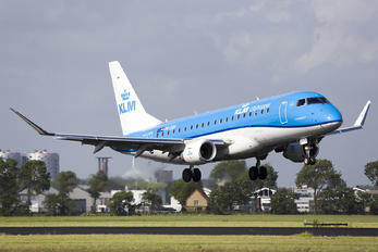PH-EXH - KLM Cityhopper Embraer ERJ-175 (170-200)