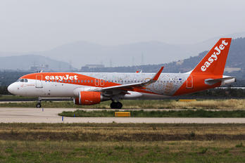 G-EZOX - easyJet Airbus A320