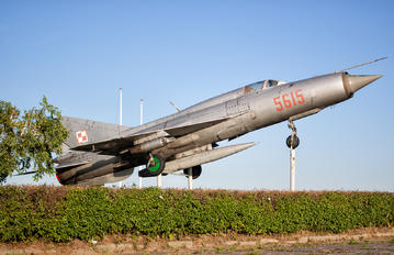 5615 - Poland - Air Force Mikoyan-Gurevich MiG-21PFM