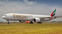 Emirates Airlines A6-ENN image
