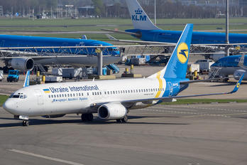 UR-PSO - Ukraine National Airlines Boeing 737-800