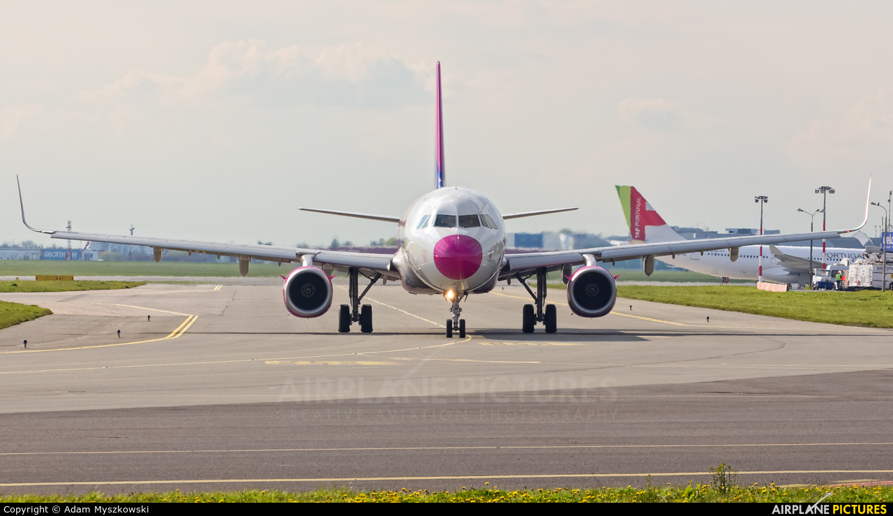 Wizz Air HA-LXF aircraft at Warsaw - Frederic Chopin