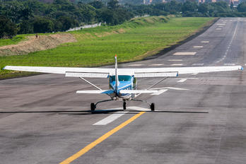 HK-4965-G - Private Cessna 182 Skylane RG