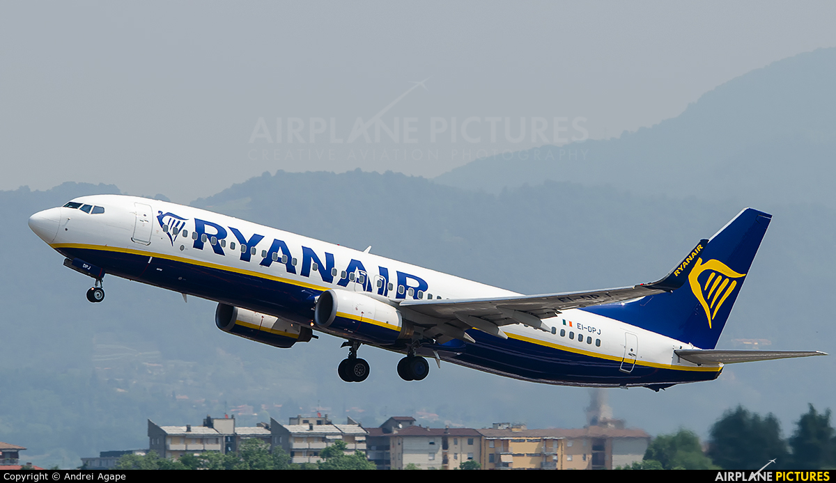 Ryanair EI-DPJ aircraft at Bergamo - Orio al Serio