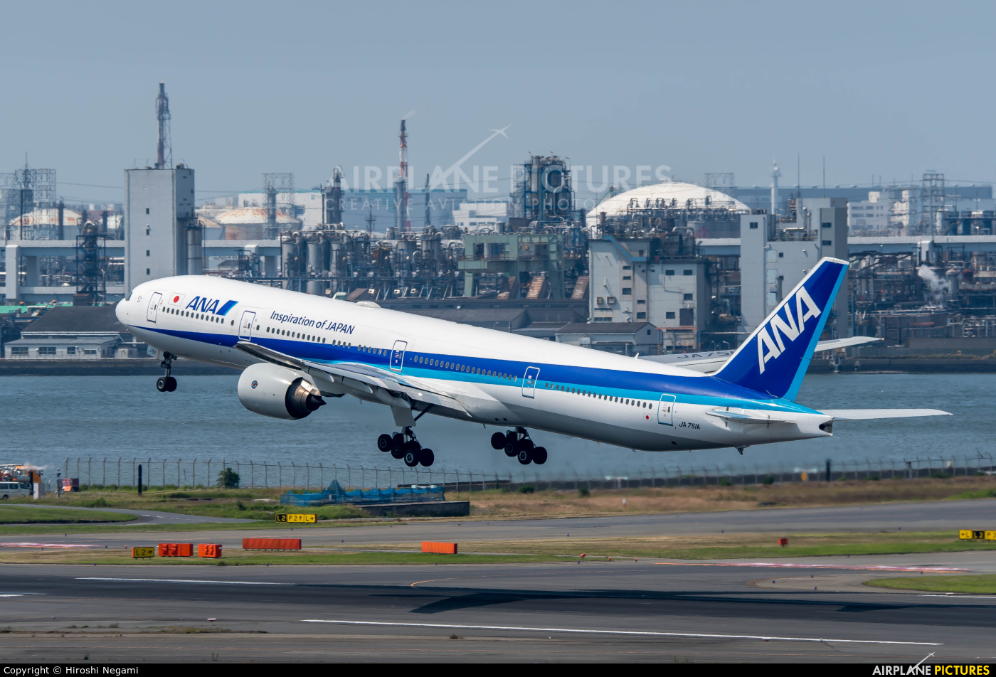 ANA - All Nippon Airways JA751A aircraft at Tokyo - Haneda Intl