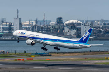 JA751A - ANA - All Nippon Airways Boeing 777-300