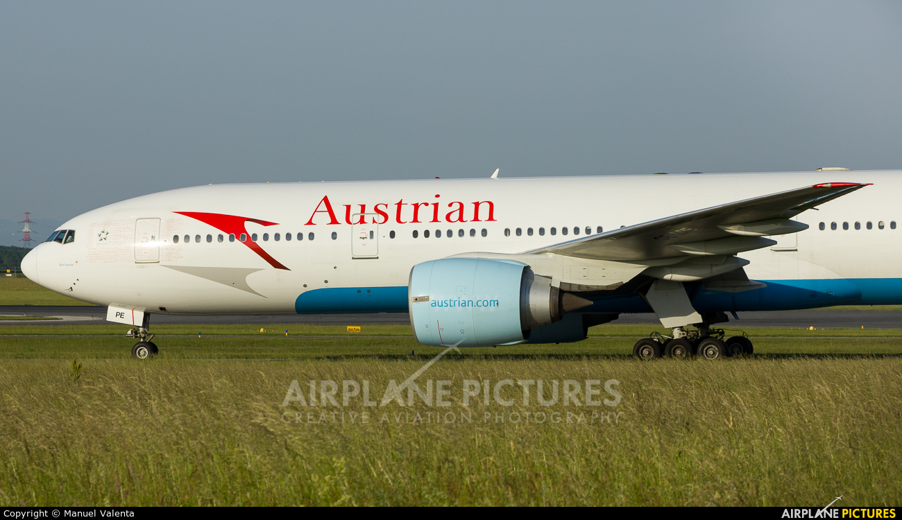 Austrian Airlines/Arrows/Tyrolean OE-LPE aircraft at Vienna - Schwechat