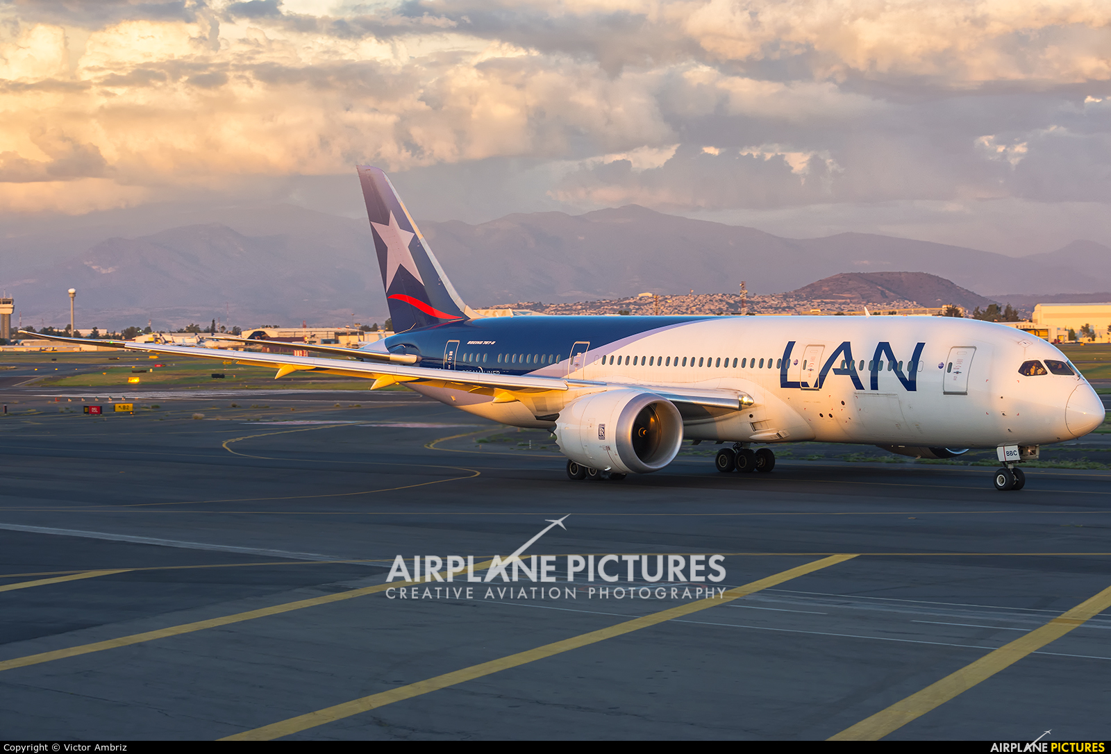 LAN Airlines CC-BBC aircraft at Mexico City - Licenciado Benito Juarez Intl