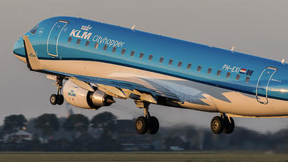 PH-EXI - KLM Cityhopper Embraer ERJ-175 (170-200)