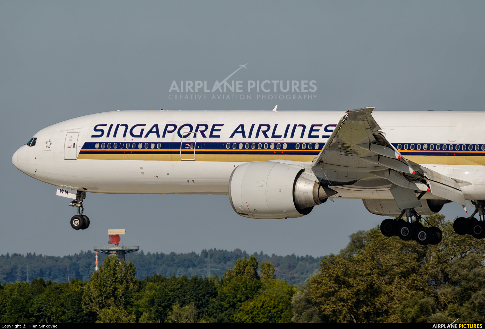 Singapore Airlines 9V-SWN aircraft at Munich