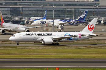 JA837J - JAL - Japan Airlines Boeing 787-8 Dreamliner