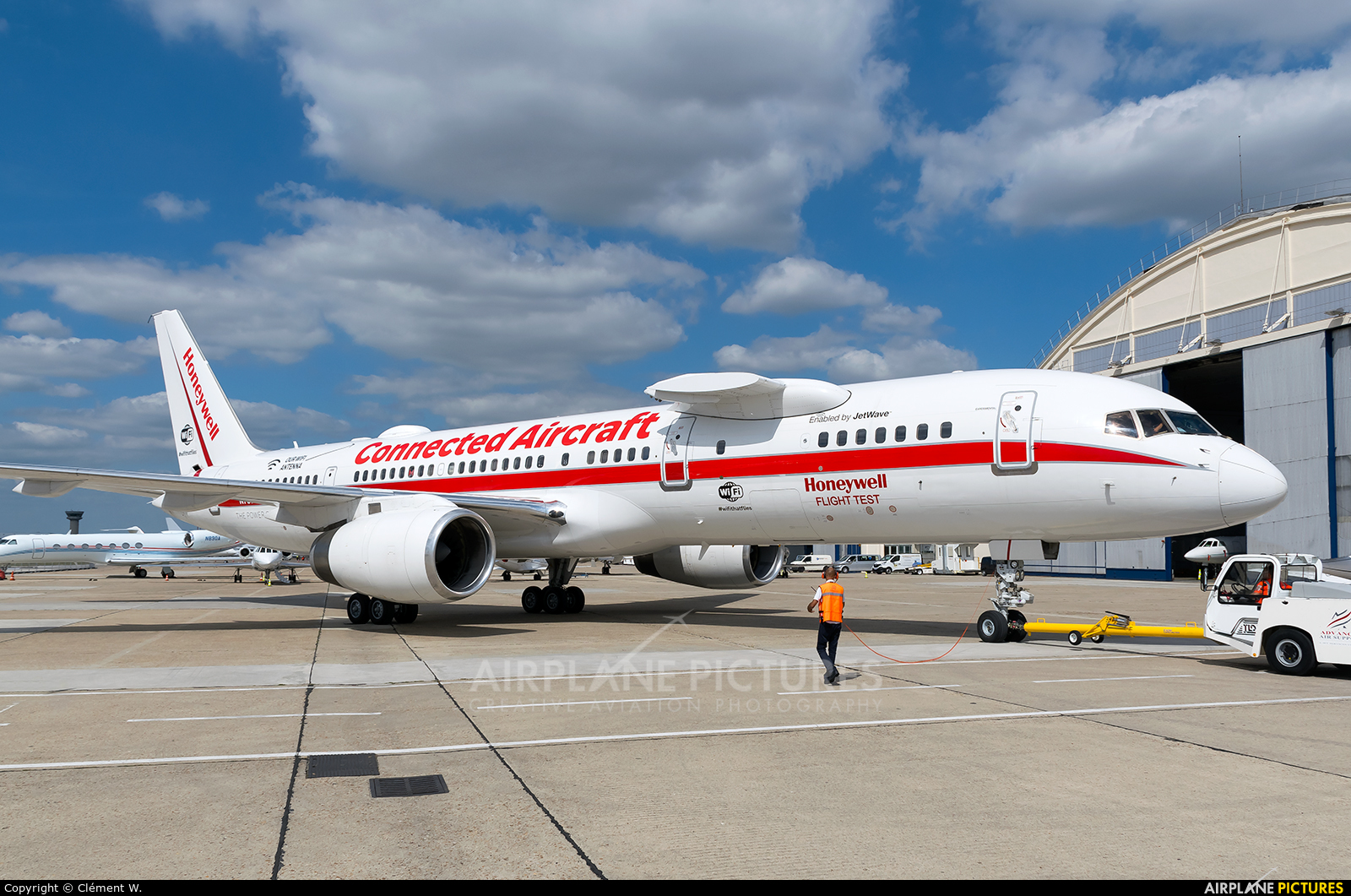 Honeywell Aviation Services N757HW aircraft at Paris - Le Bourget