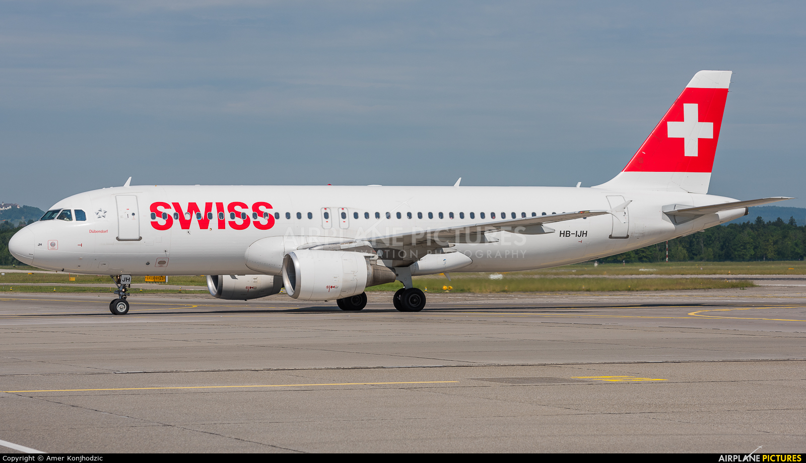 Swiss HB-IJH aircraft at Zurich