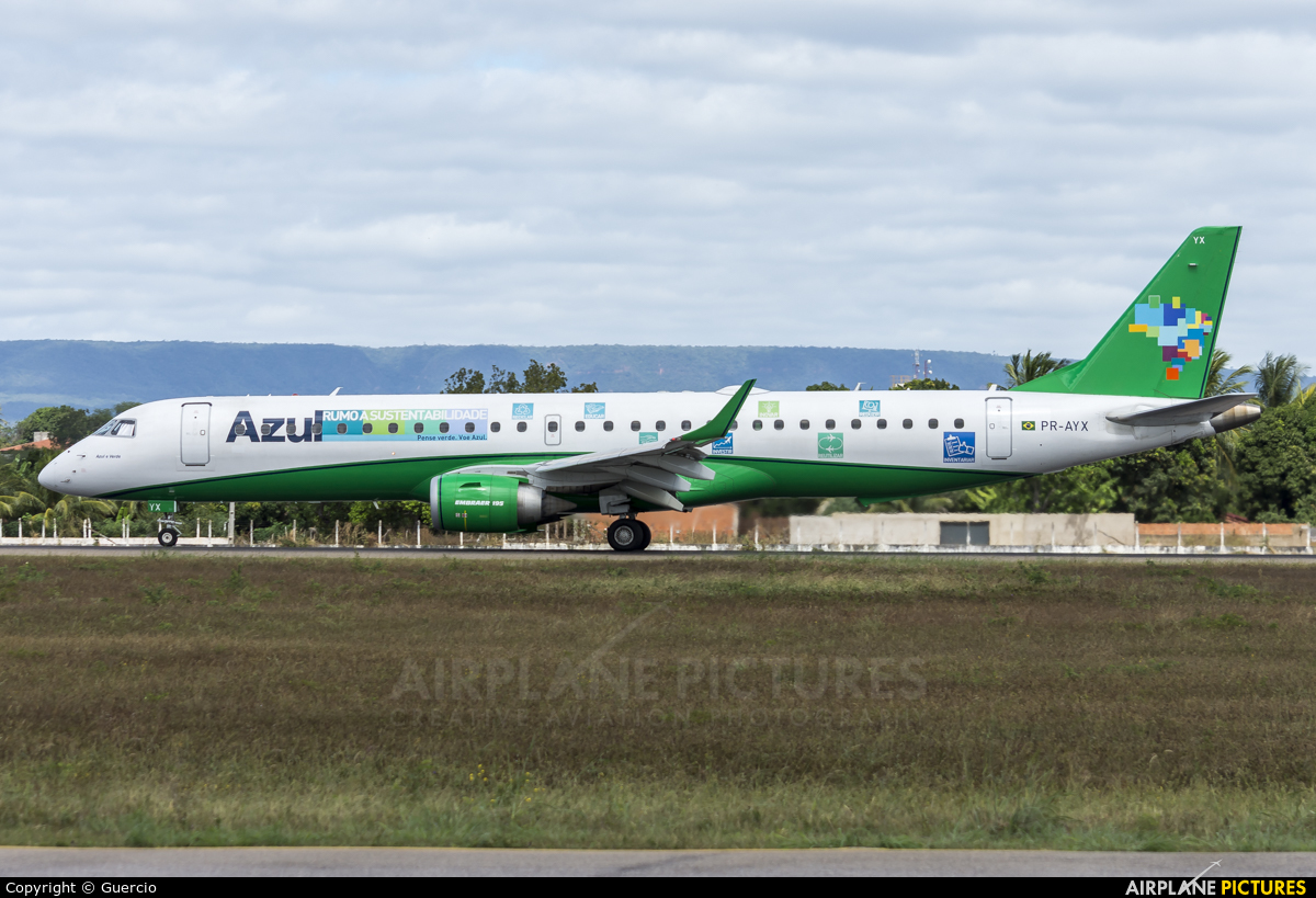 Azul Linhas Aéreas PR-AYX aircraft at Juazeiro do Norte