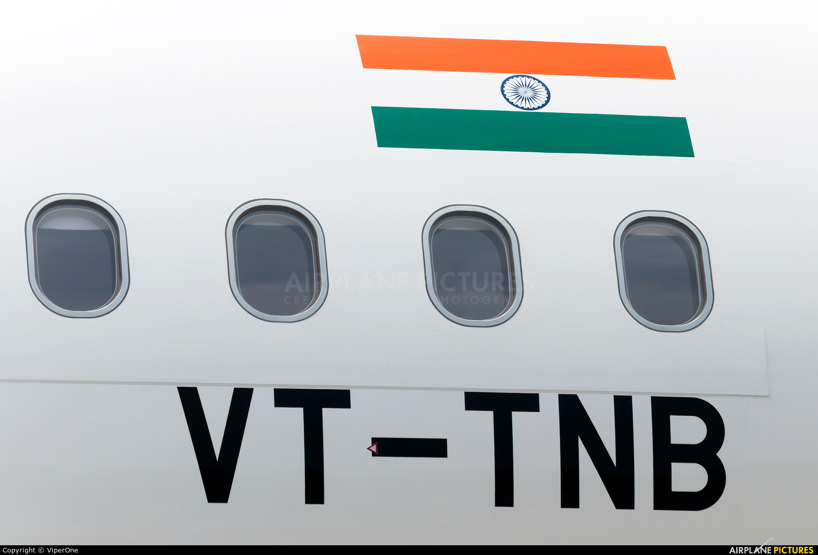 Vistara VT-TNB aircraft at Mumbai - Chhatrapati Shivaji Intl