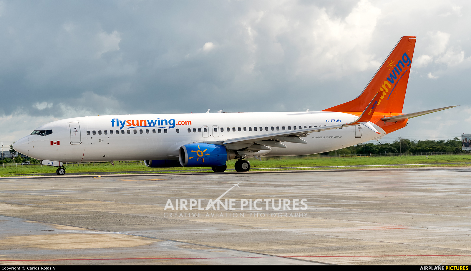 Sunwing Airlines C-FTJH aircraft at Liberia- Daniel Oduber Quirós Intl
